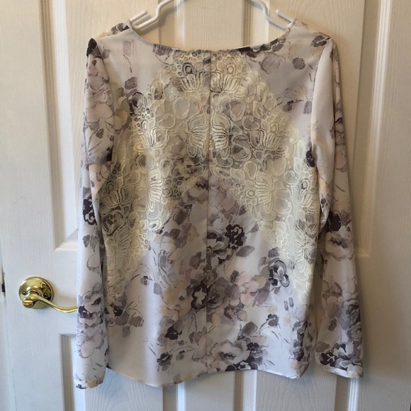 LC Lauren Conrad floral lace blouse - Picture 4 of 8
